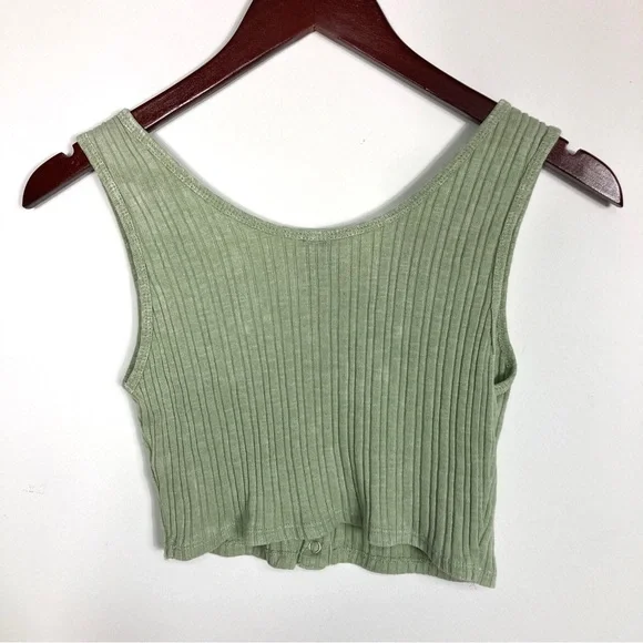 Bundle of 4 Crop Tops- 3 Tanks, 1 Tee- Size Small - Picture 9 of 16